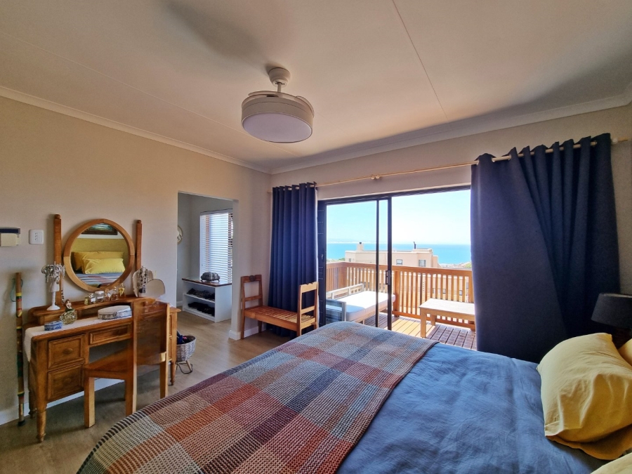 4 Bedroom Property for Sale in Wavecrest Eastern Cape